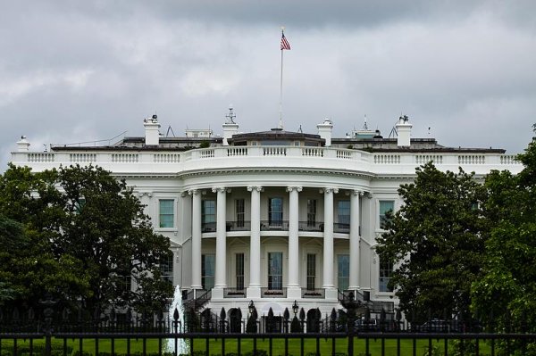 实盘配资排行榜 特朗普政府称将恢复被终止的外国学生合法身份