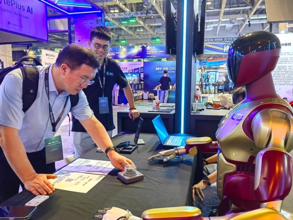 配资股网 澳门也凑起了人形机器人的热闹：孵化、早期投资与量产